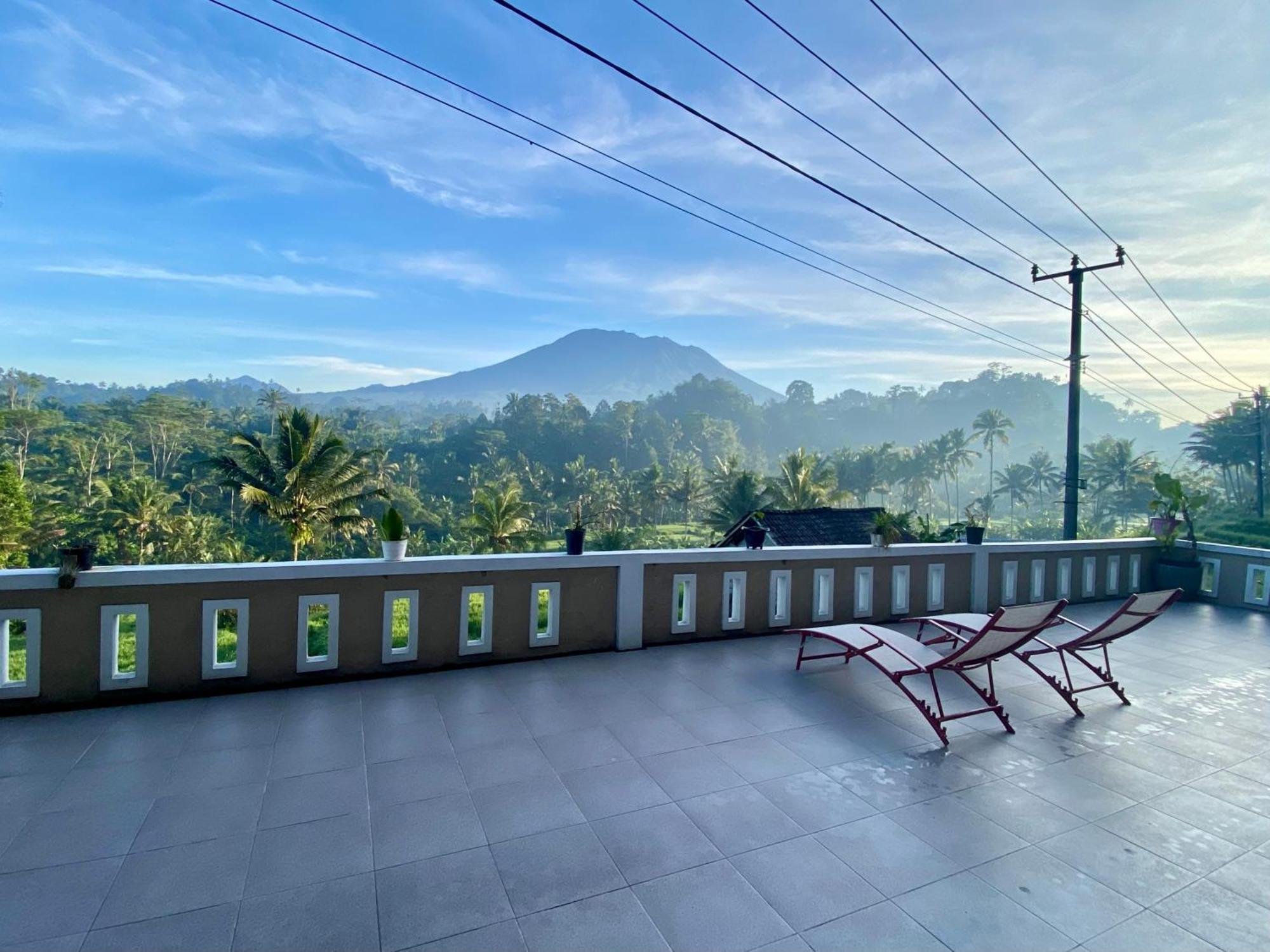 Bisbis House Iseh Village Selat Exterior foto