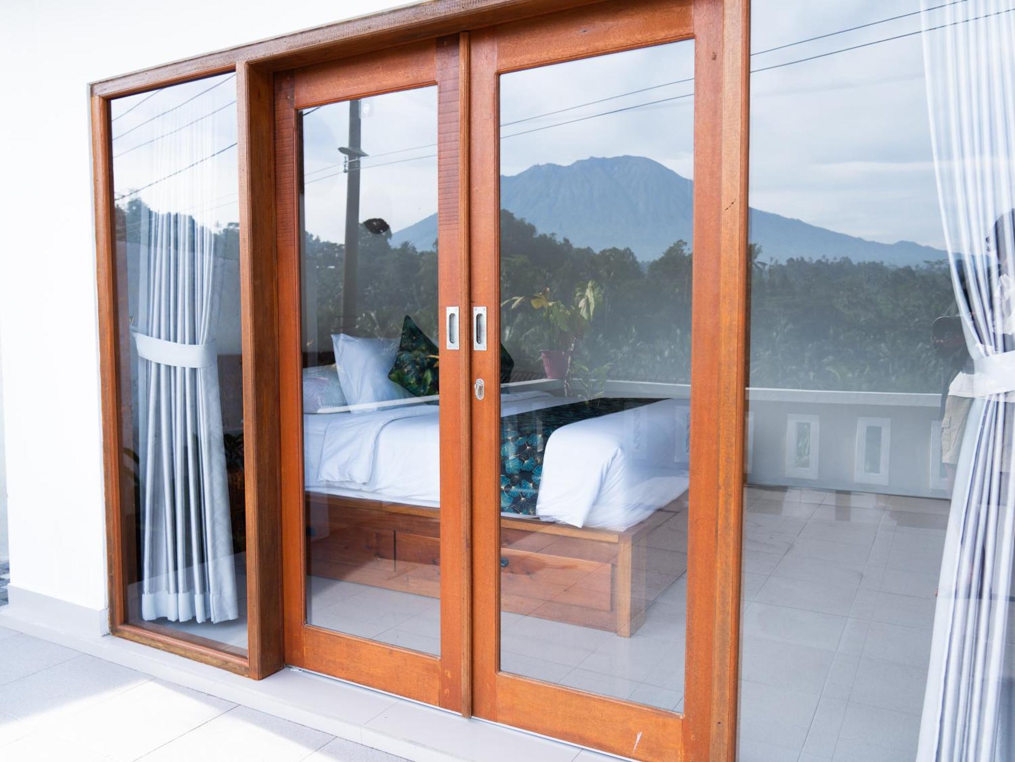 Bisbis House Iseh Village Selat Exterior foto