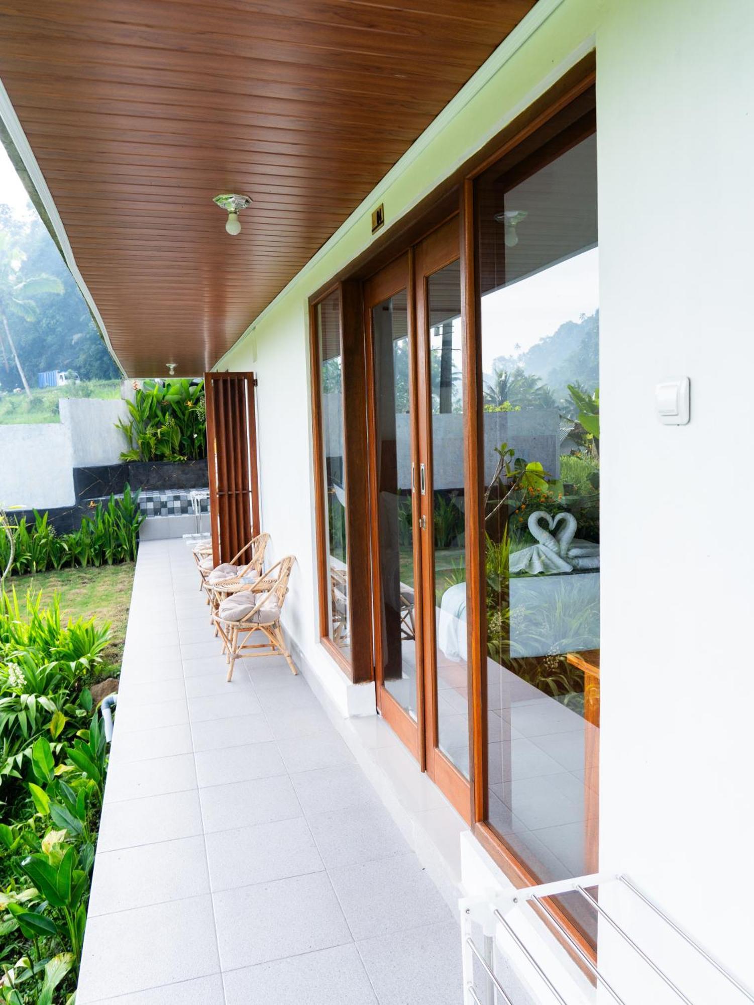 Bisbis House Iseh Village Selat Exterior foto