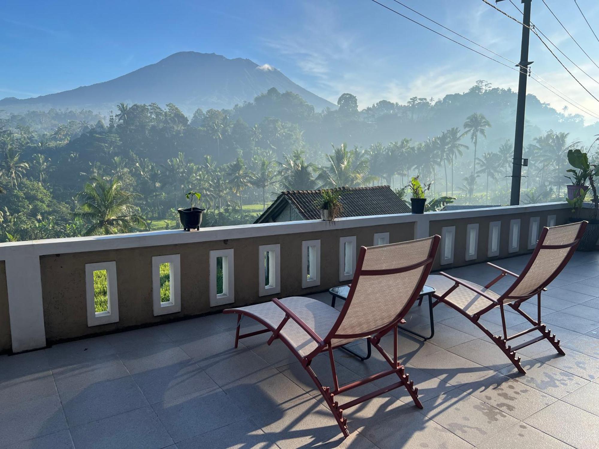 Bisbis House Iseh Village Selat Exterior foto